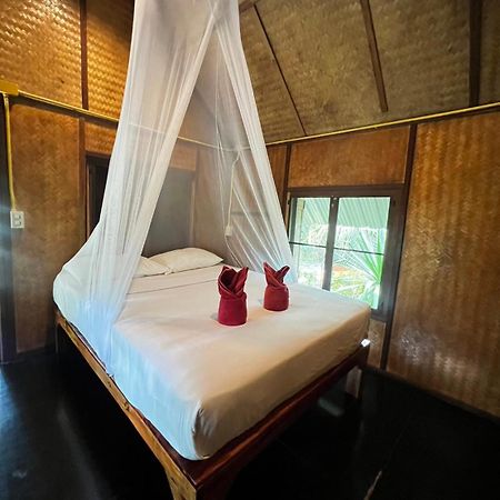 Khaosok Bamboo Huts Resort Khao Sok National Park エクステリア 写真