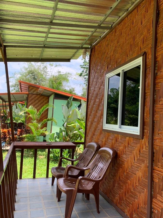 Khaosok Bamboo Huts Resort Khao Sok National Park エクステリア 写真