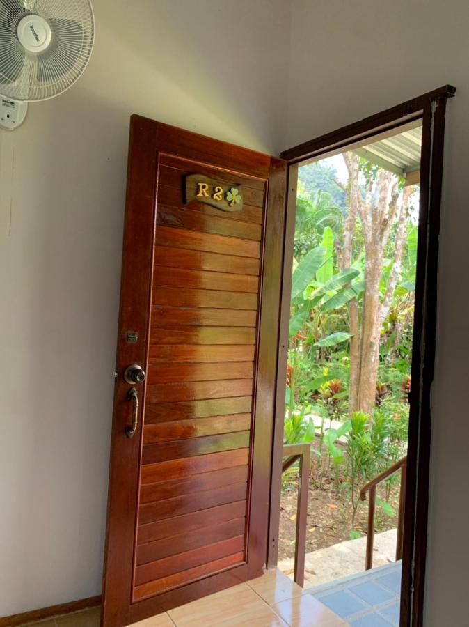 Khaosok Bamboo Huts Resort Khao Sok National Park エクステリア 写真