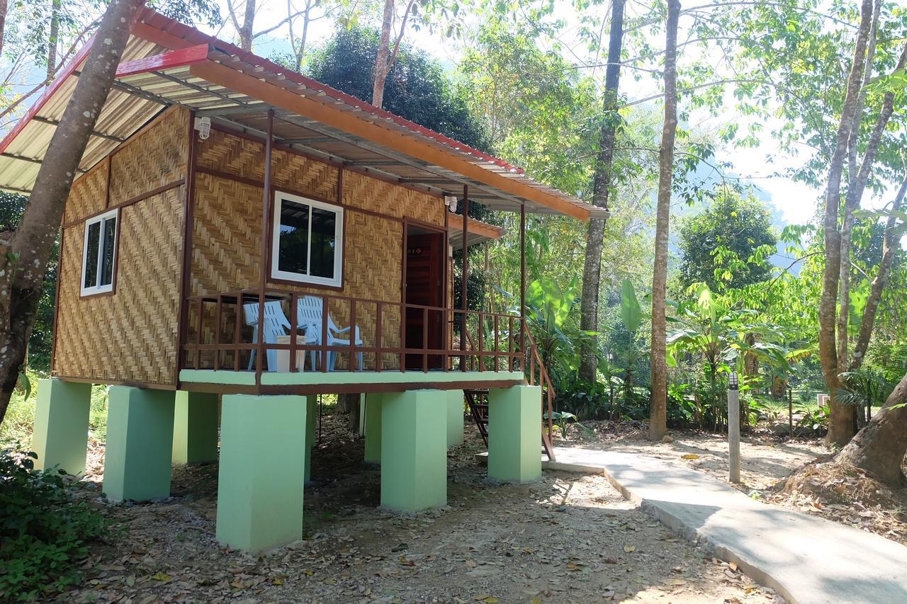 Khaosok Bamboo Huts Resort Khao Sok National Park エクステリア 写真