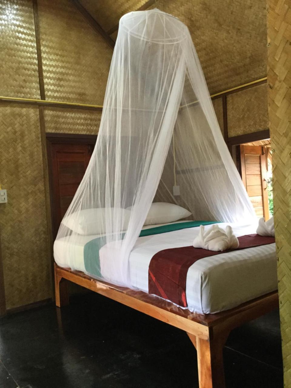 Khaosok Bamboo Huts Resort Khao Sok National Park エクステリア 写真