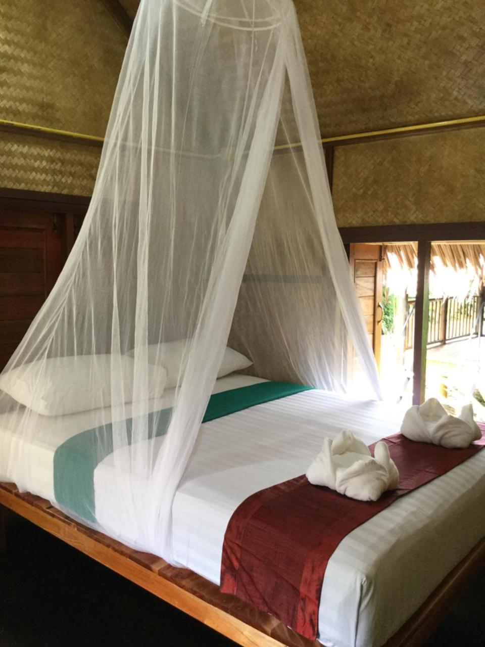 Khaosok Bamboo Huts Resort Khao Sok National Park エクステリア 写真
