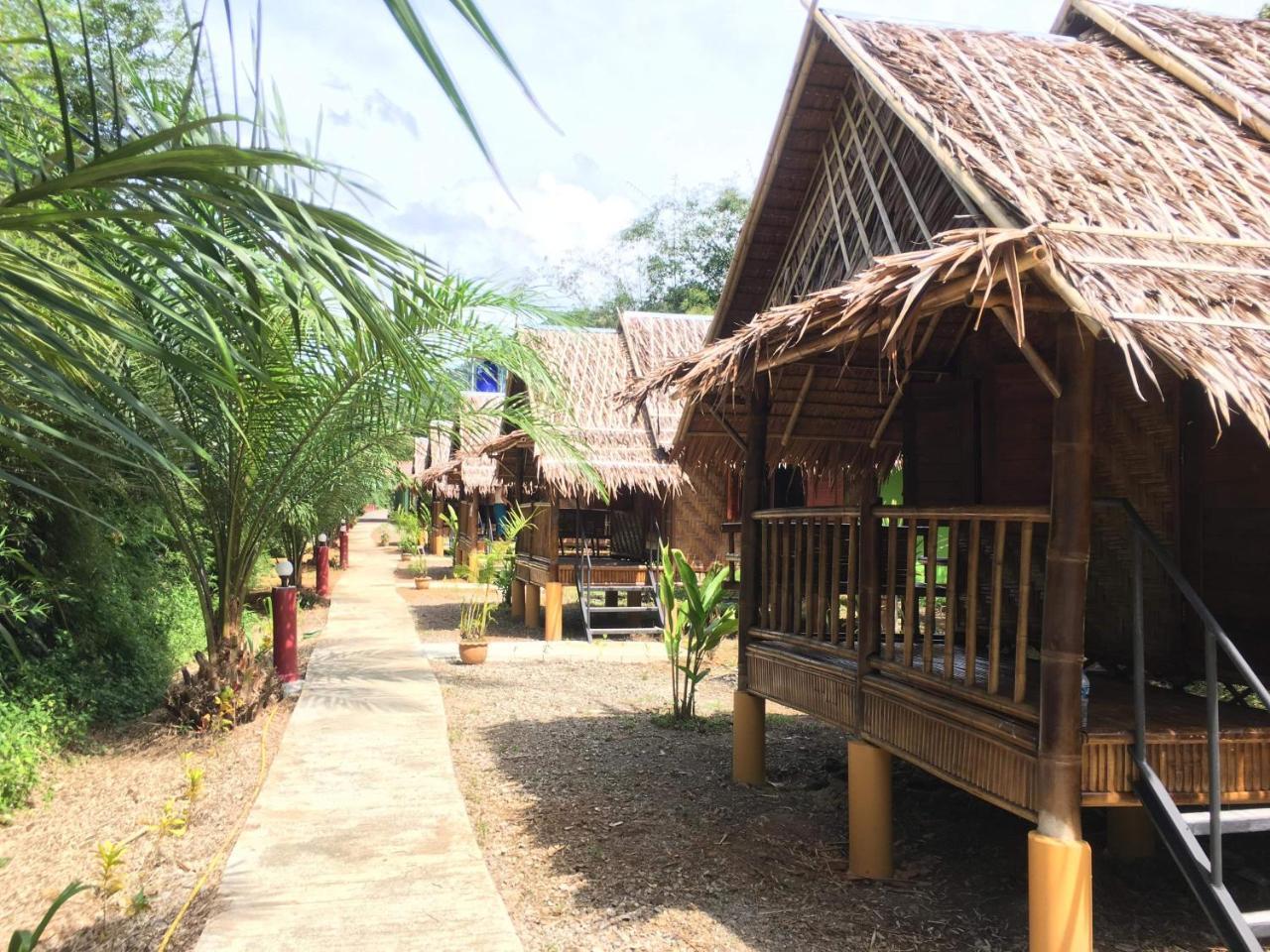 Khaosok Bamboo Huts Resort Khao Sok National Park エクステリア 写真