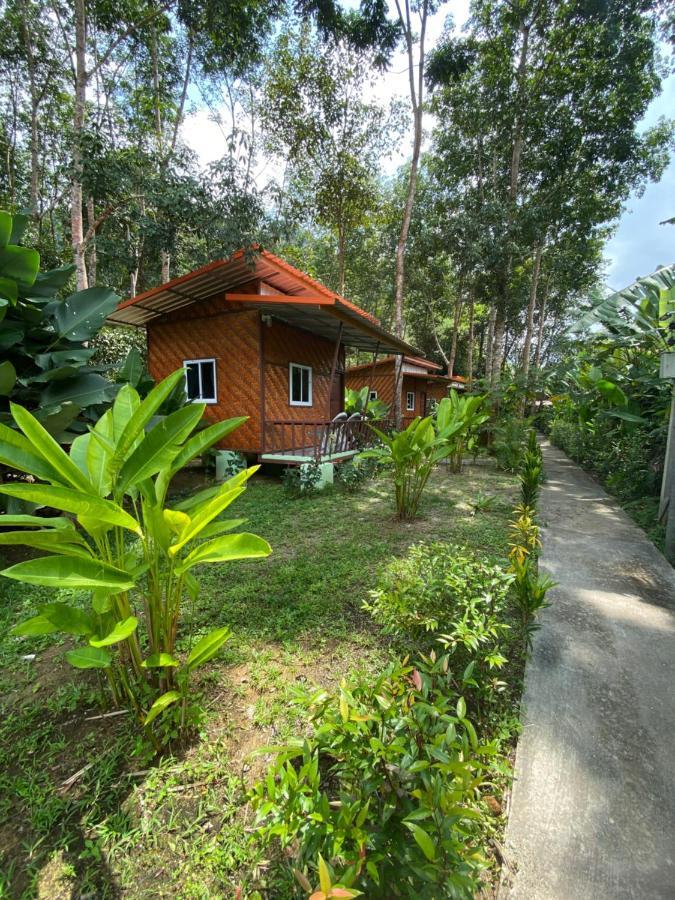 Khaosok Bamboo Huts Resort Khao Sok National Park エクステリア 写真