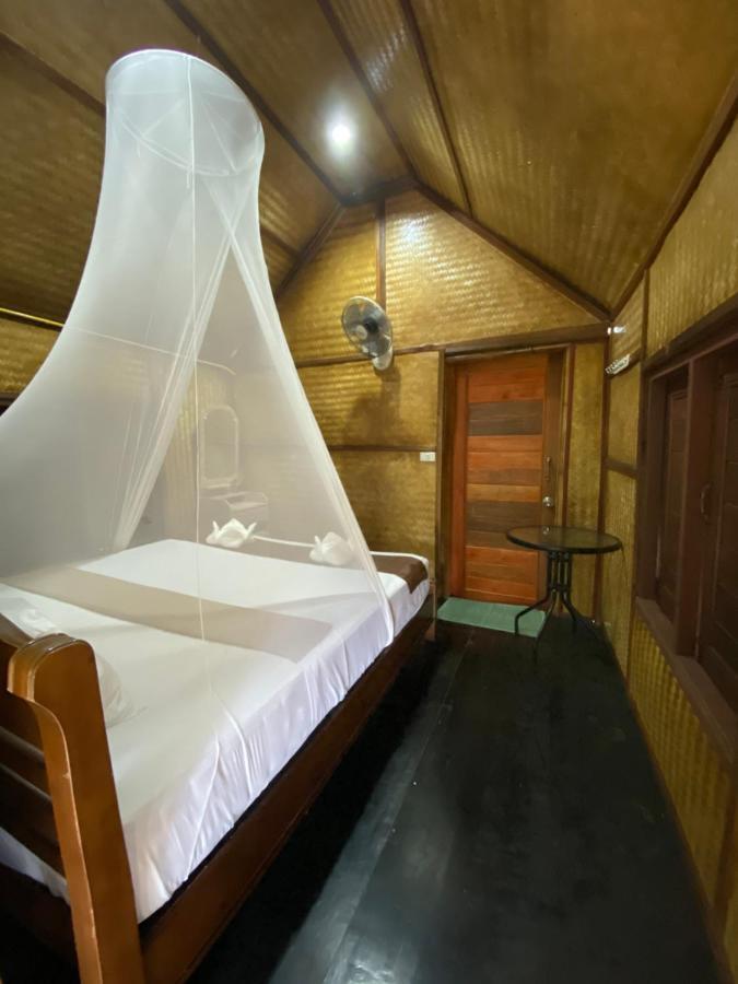 Khaosok Bamboo Huts Resort Khao Sok National Park エクステリア 写真
