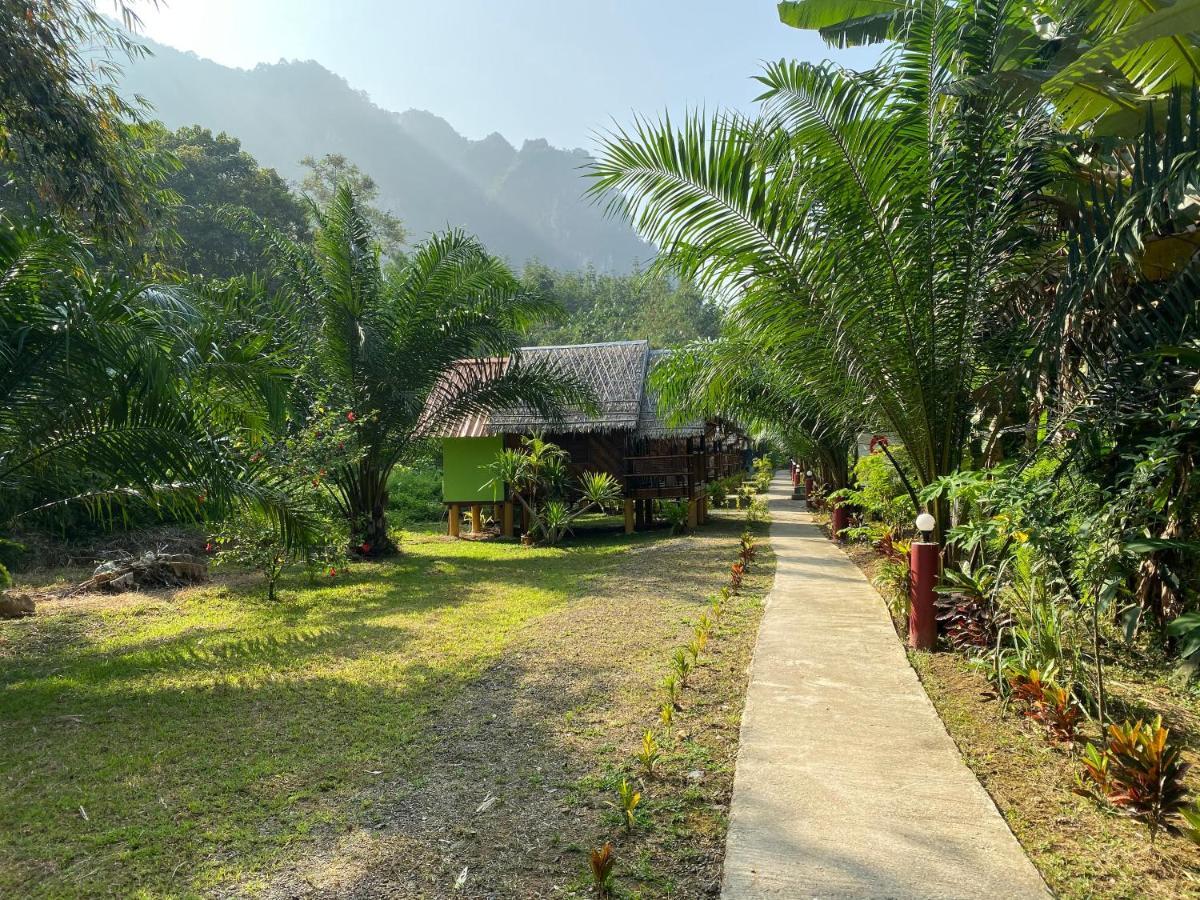 Khaosok Bamboo Huts Resort Khao Sok National Park エクステリア 写真
