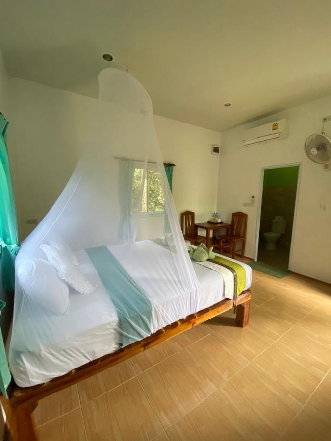 Khaosok Bamboo Huts Resort Khao Sok National Park エクステリア 写真